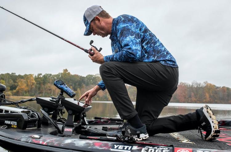 Kevin-VanDam-Mossy-Oak-Red-Hook-Fishing